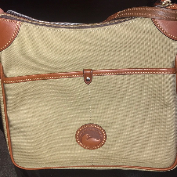 Dooney & Bourke Handbags - Dooney and Bourke crossbody